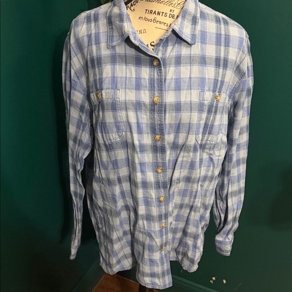 Duluth Trading Co Light Blue Checkered Button Down Shirt